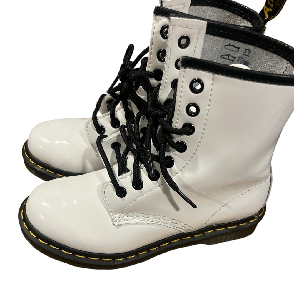 Doc Martens Women’s White Ankle Boots Size 5 - Picture 3 of 7